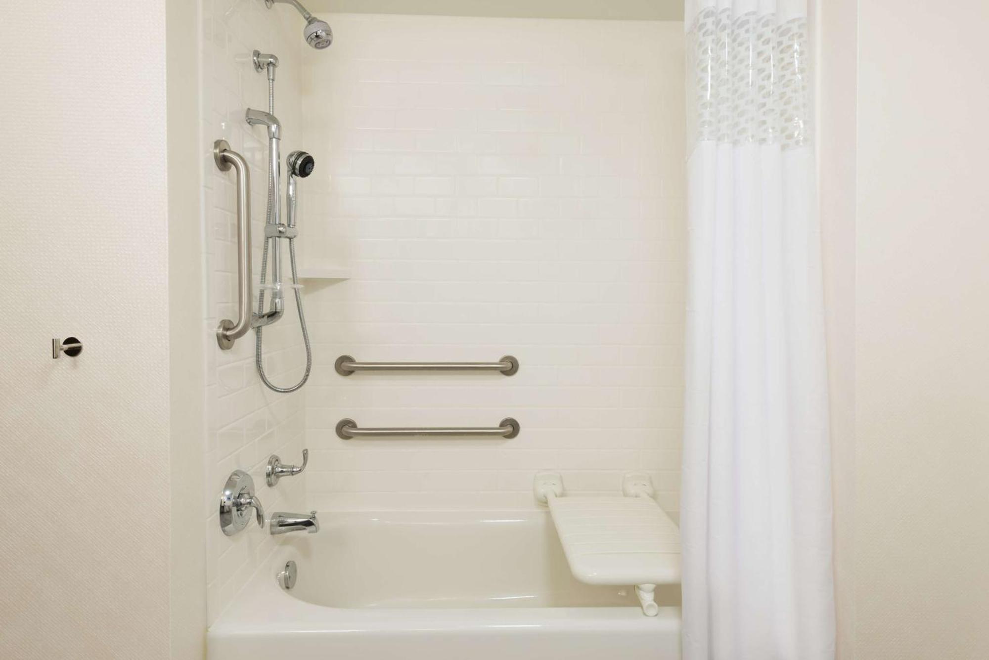 Hampton Inn & Suites Tampa Airport Avion Park Westshore Bagian luar foto